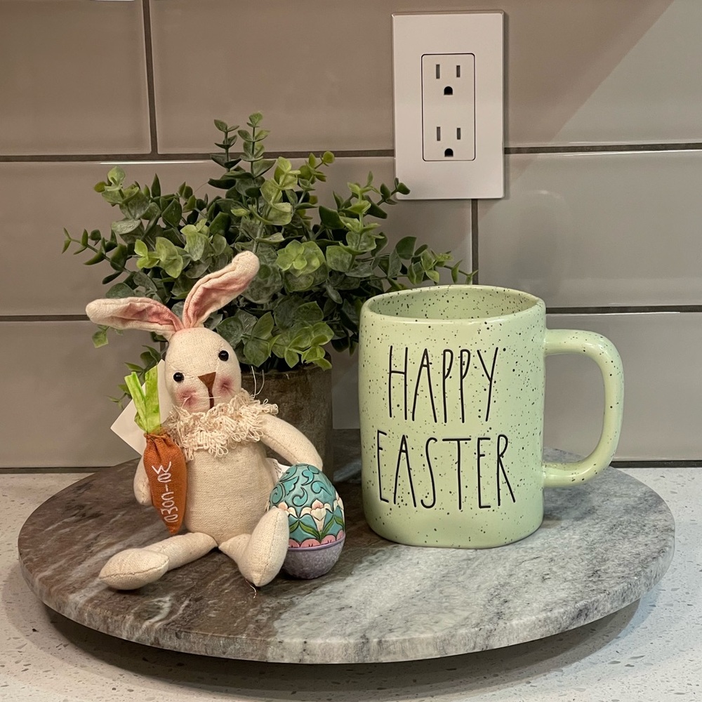NWT - RAE DUNN “HAPPY EASTER” Speckled Easter Mug